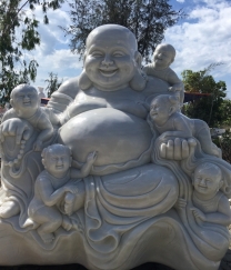 Tượng Phật Di Lặc bằng đá