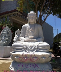 Tượng đá Tam Thế Phật
