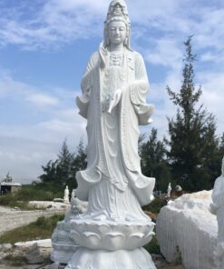 Tượng Quan Thế Âm bồ tát