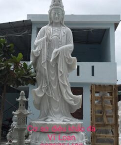Tượng Quan Âm bồ tát cao 4m