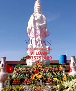 Alternative view of tượng quan âm bồ tát