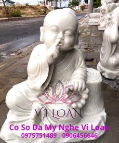 Tượng chú tiểu niệm chú